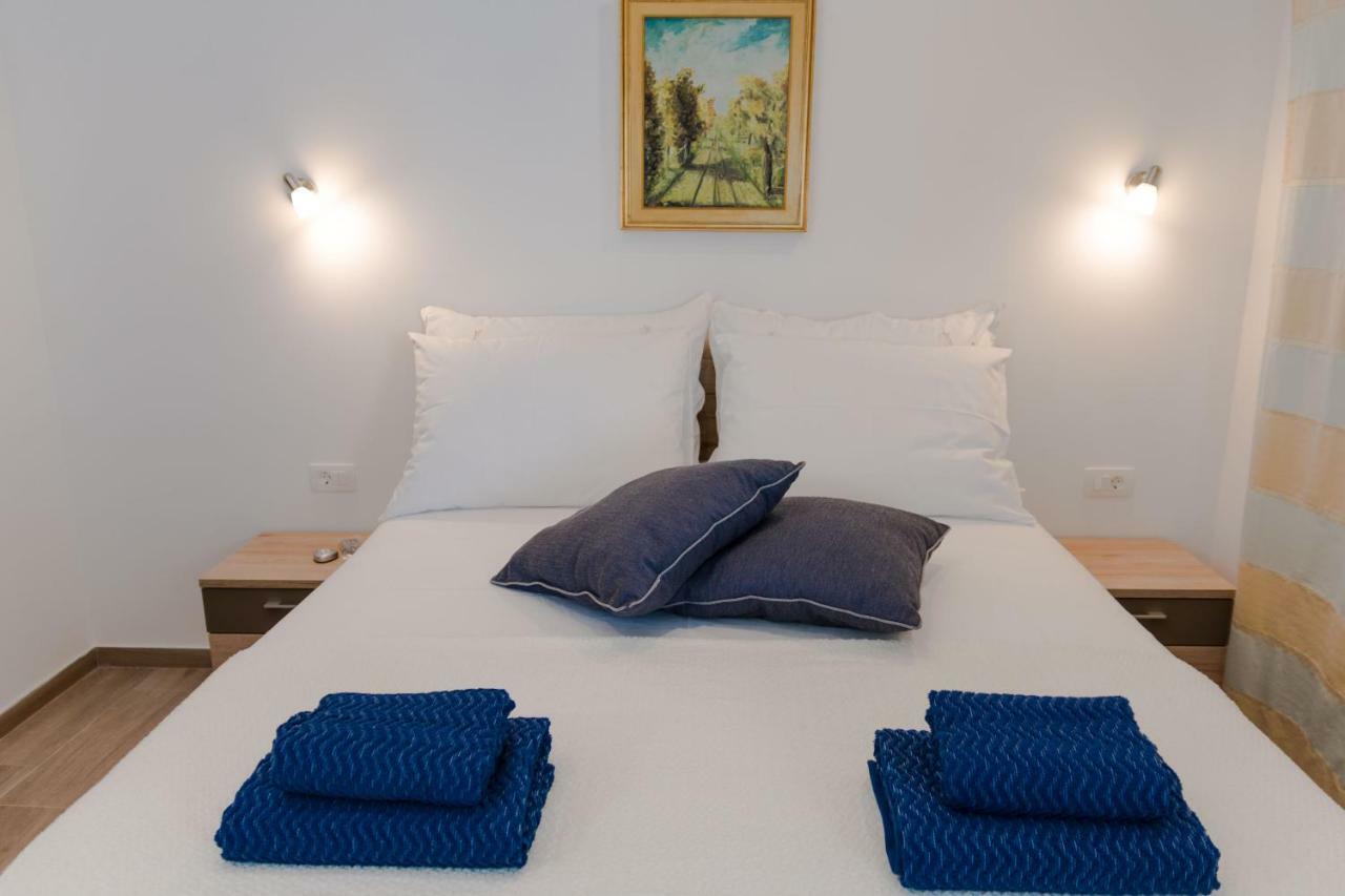 Kaštela Beachfront Apartments Don מראה חיצוני תמונה
