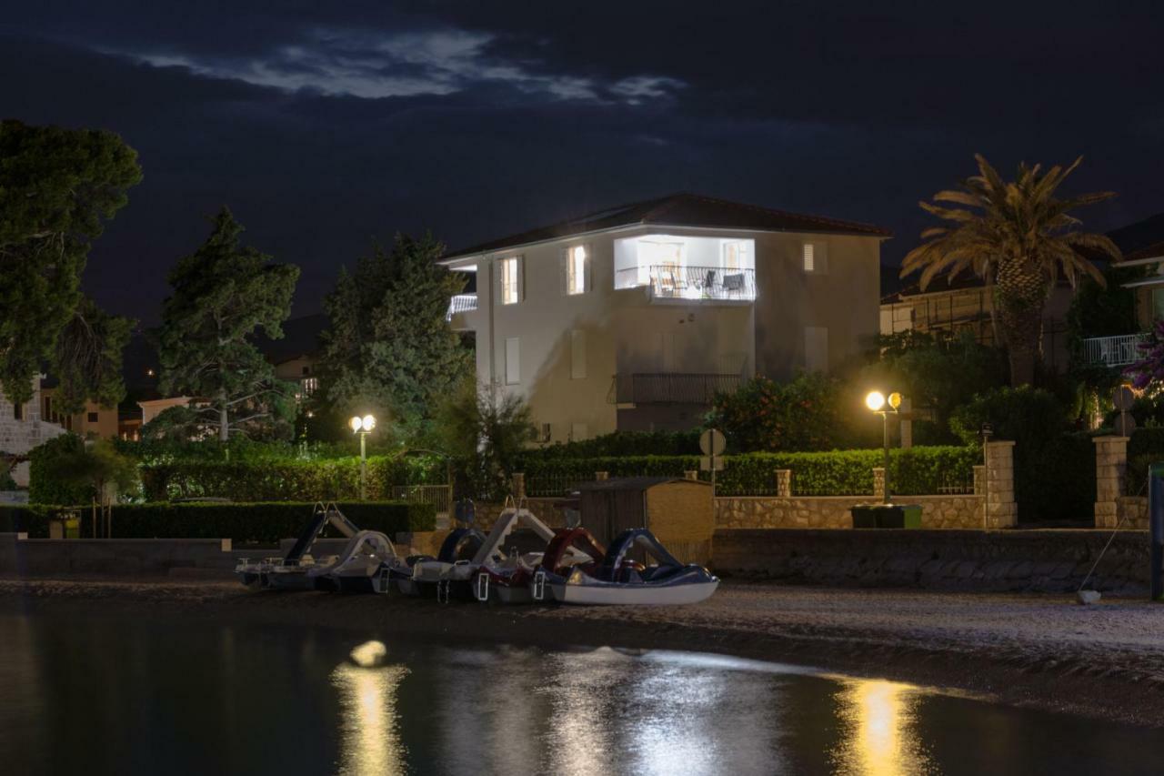 Kaštela Beachfront Apartments Don מראה חיצוני תמונה