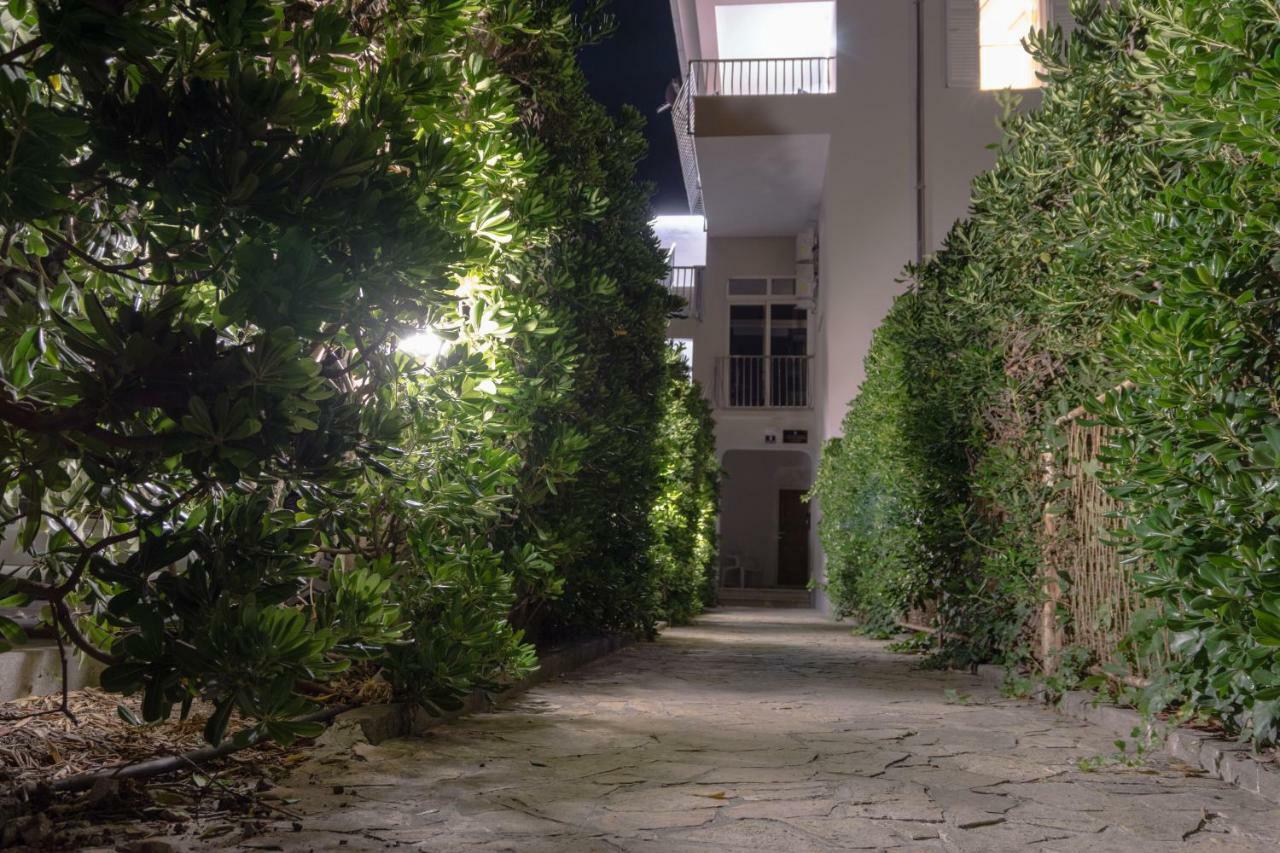 Kaštela Beachfront Apartments Don מראה חיצוני תמונה