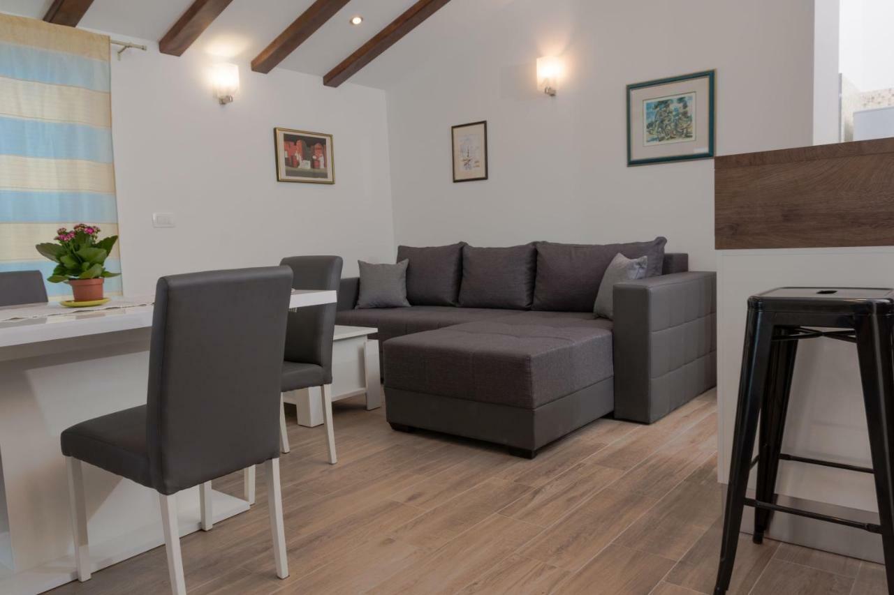 Kaštela Beachfront Apartments Don מראה חיצוני תמונה