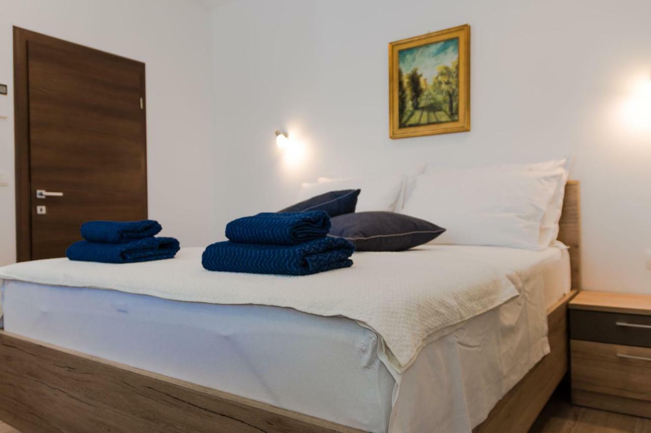 Kaštela Beachfront Apartments Don מראה חיצוני תמונה