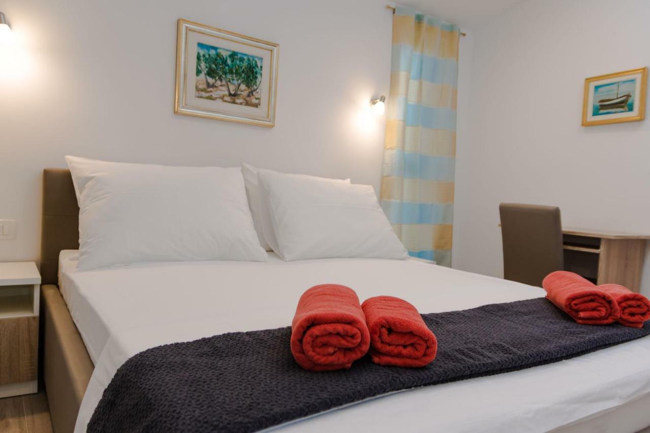 Kaštela Beachfront Apartments Don מראה חיצוני תמונה